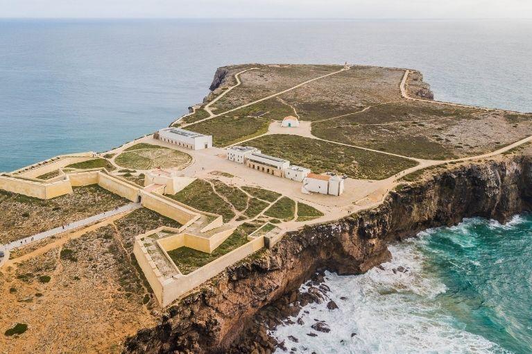 Do Barlavento<br>ao Sotavento Do Barlavento<br>ao Sotavento